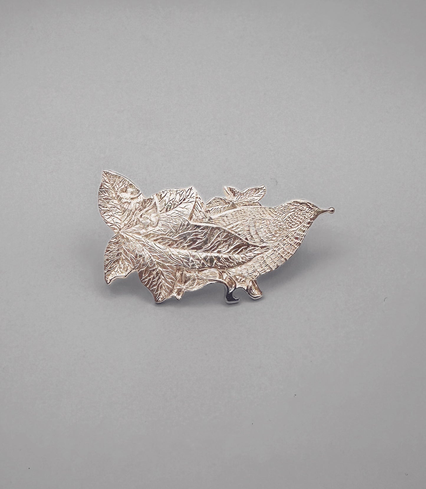 Wren and Ivy Brooch