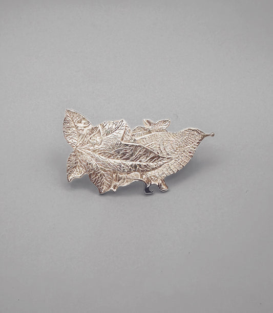 Wren and Ivy Brooch